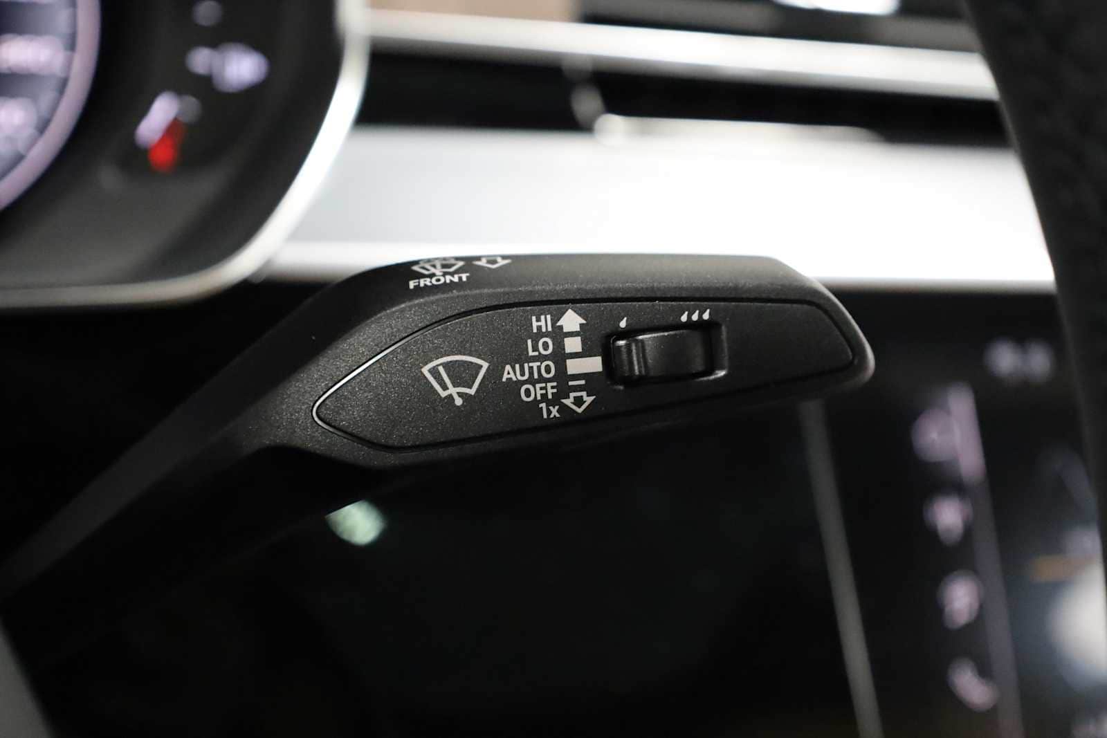 Thumbnail: 2025 Audi A8 - 23