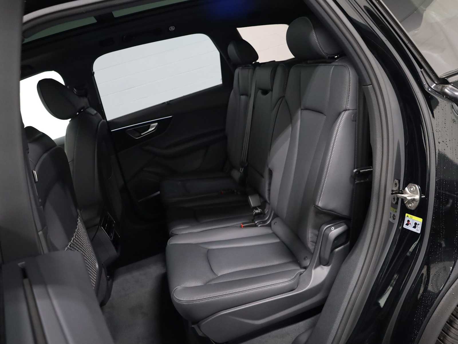 Thumbnail: 2026 Audi Q7 - 33