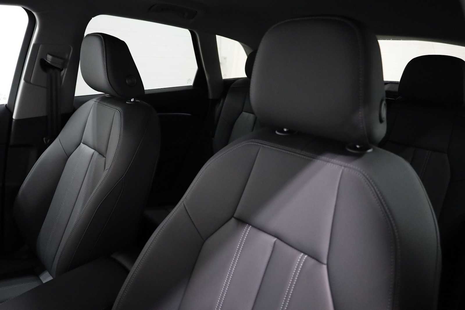 Thumbnail: 2025 Audi Q5 - 18