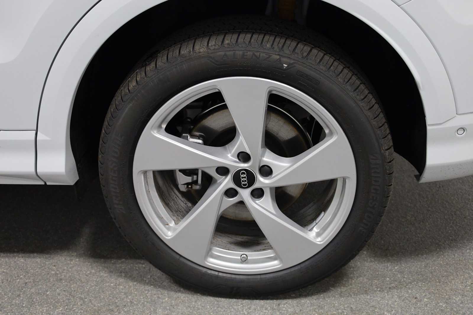 Thumbnail: 2025 Audi Q5 - 37