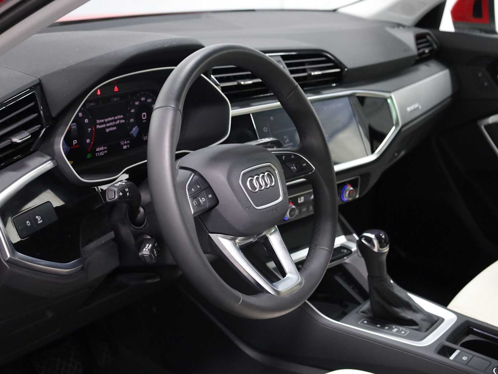 Thumbnail: 2025 Audi Q3 - 4