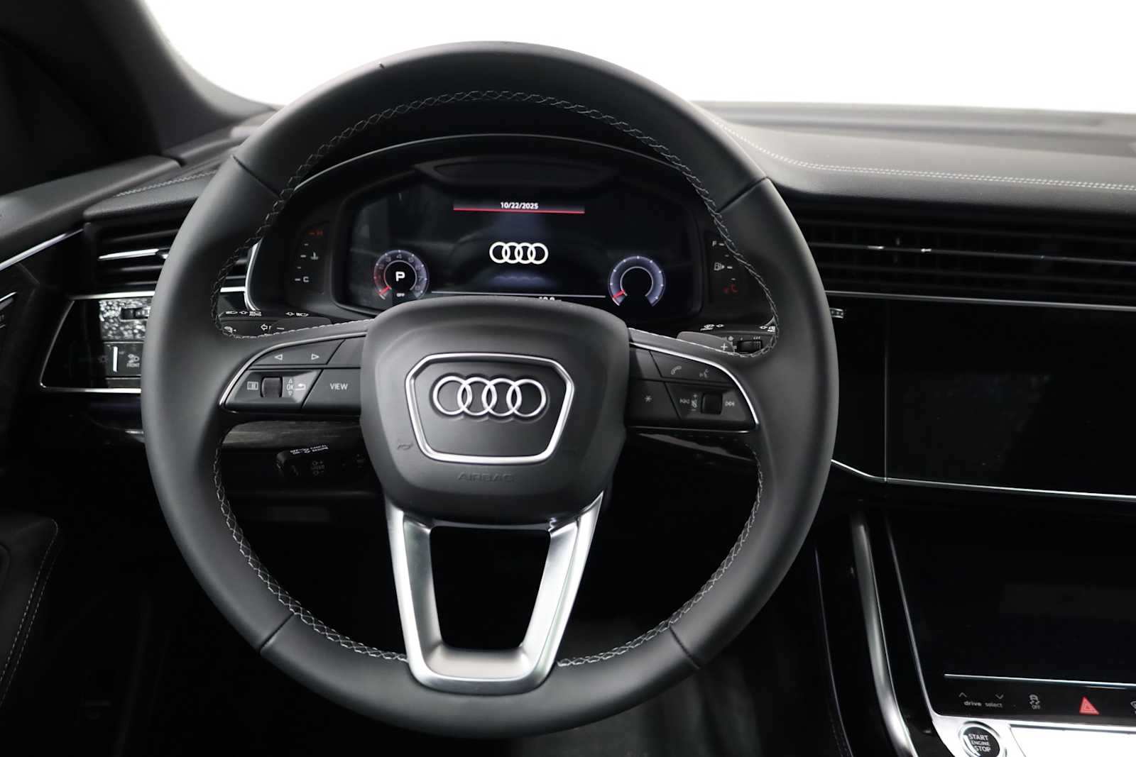 Thumbnail: 2026 Audi Q8 - 24