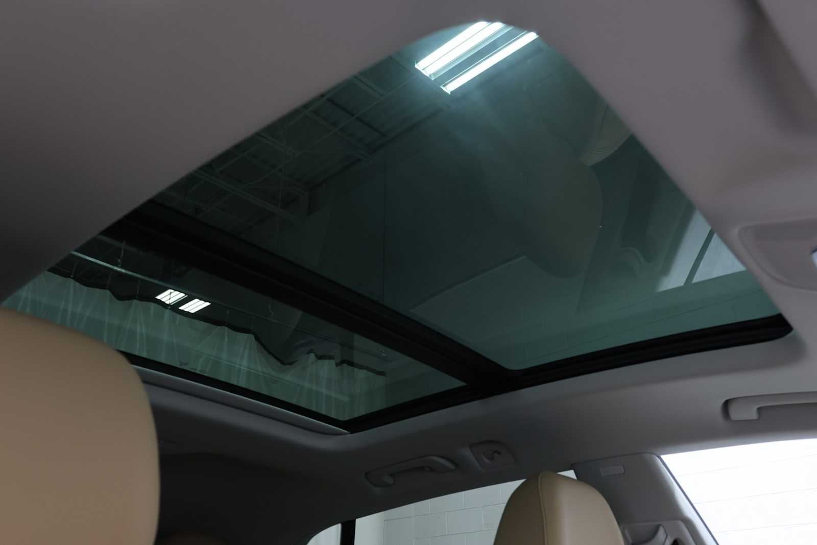 Thumbnail: 2025 Audi Q8 - 19