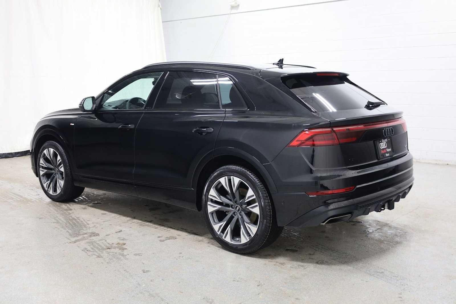 Thumbnail: 2026 Audi Q8 - 3