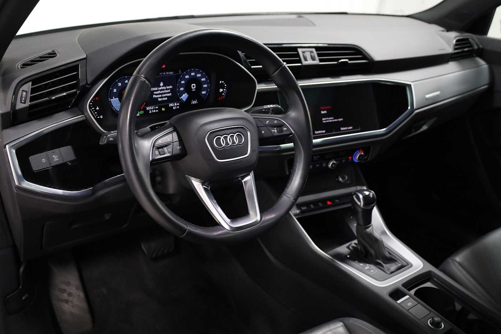 Thumbnail: 2023 Audi Q3 - 4