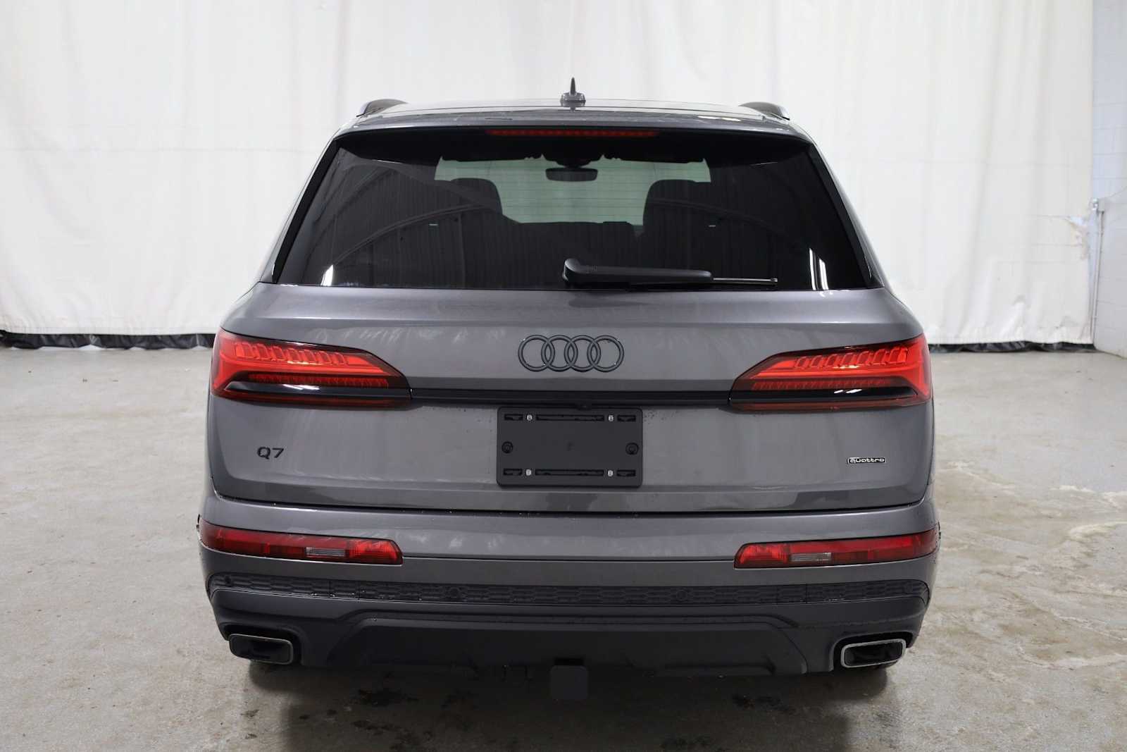 Thumbnail: 2026 Audi Q7 - 7