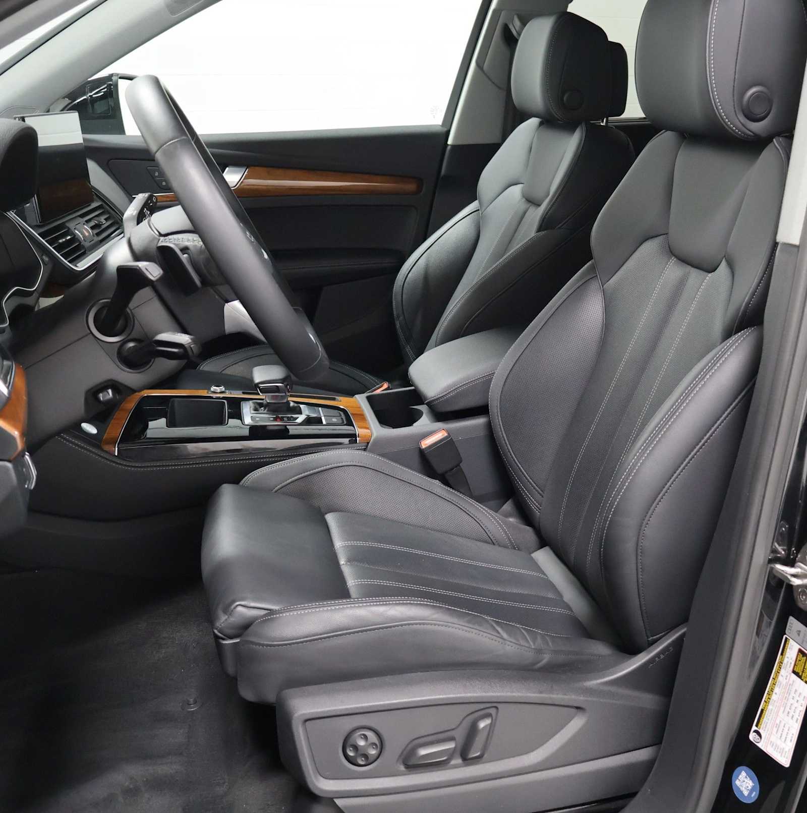Thumbnail: 2023 Audi Q5 - 5