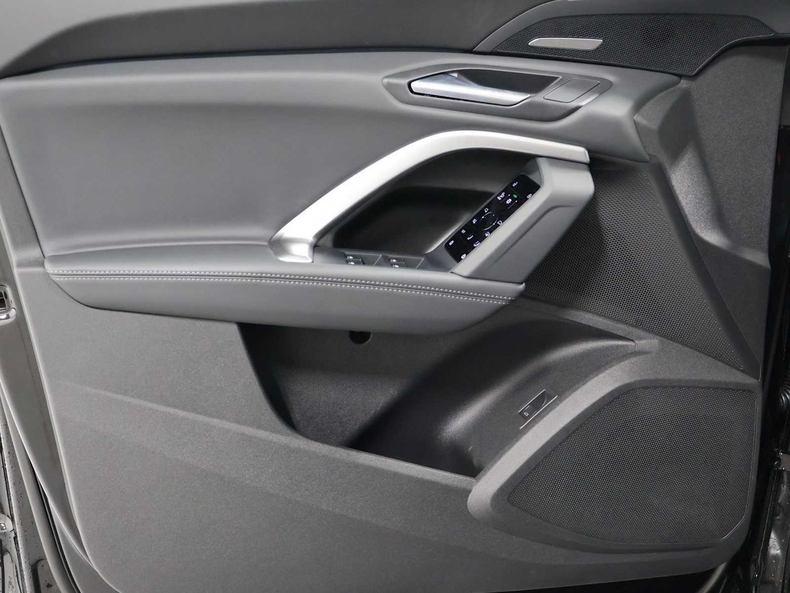 Thumbnail: 2026 Audi Q5 - 16
