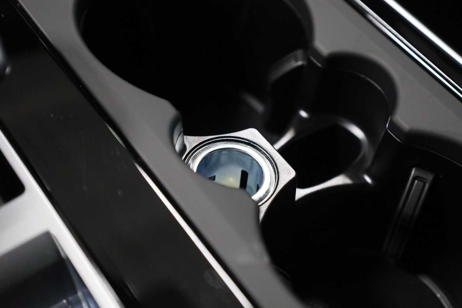 Thumbnail: 2026 Audi RS Q8 - 32