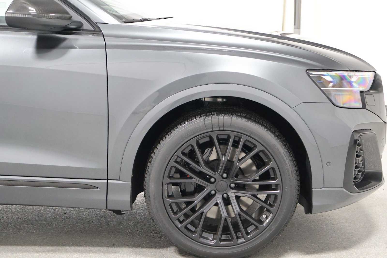 Thumbnail: 2026 Audi SQ8 - 11