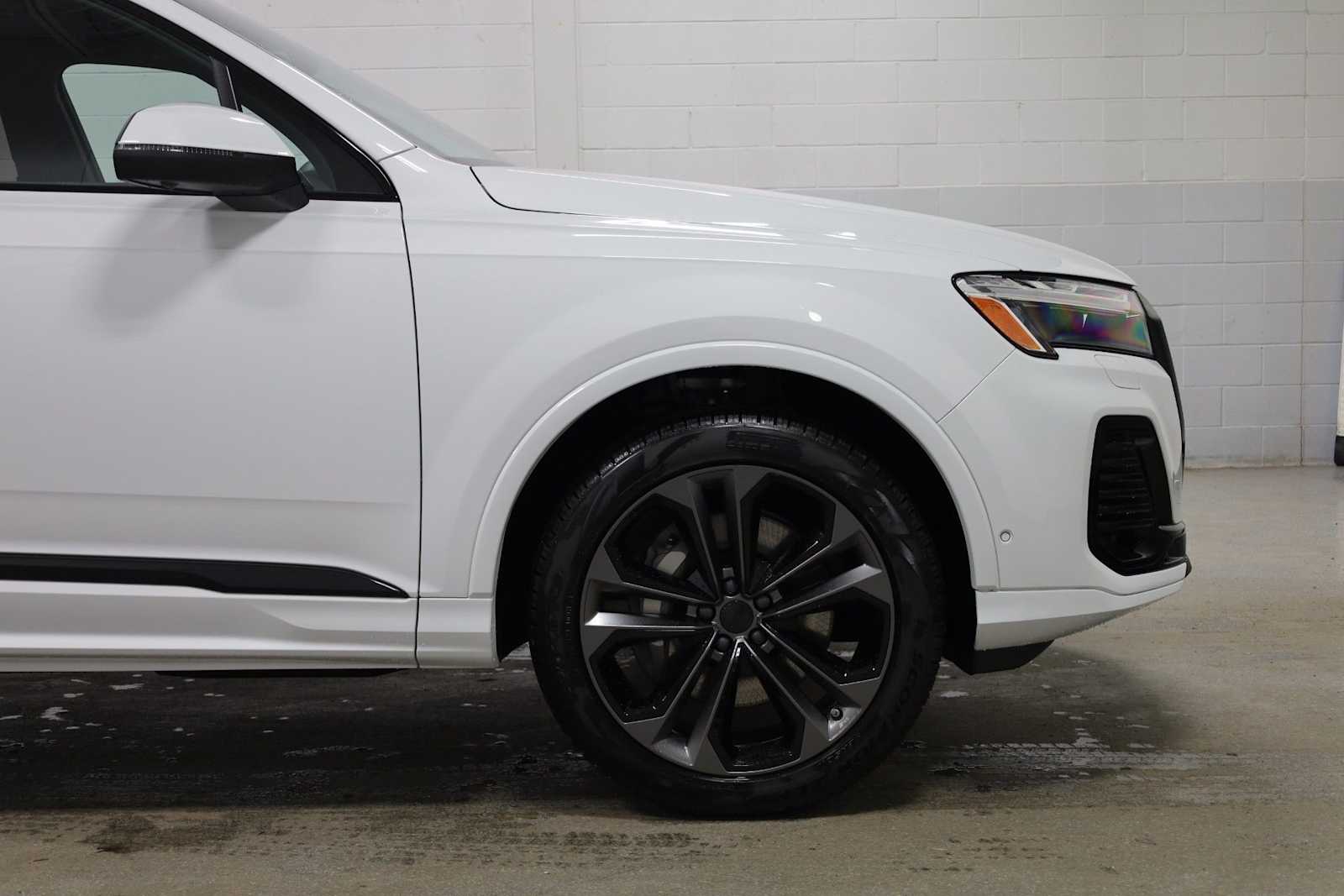 Thumbnail: 2026 Audi Q7 - 11