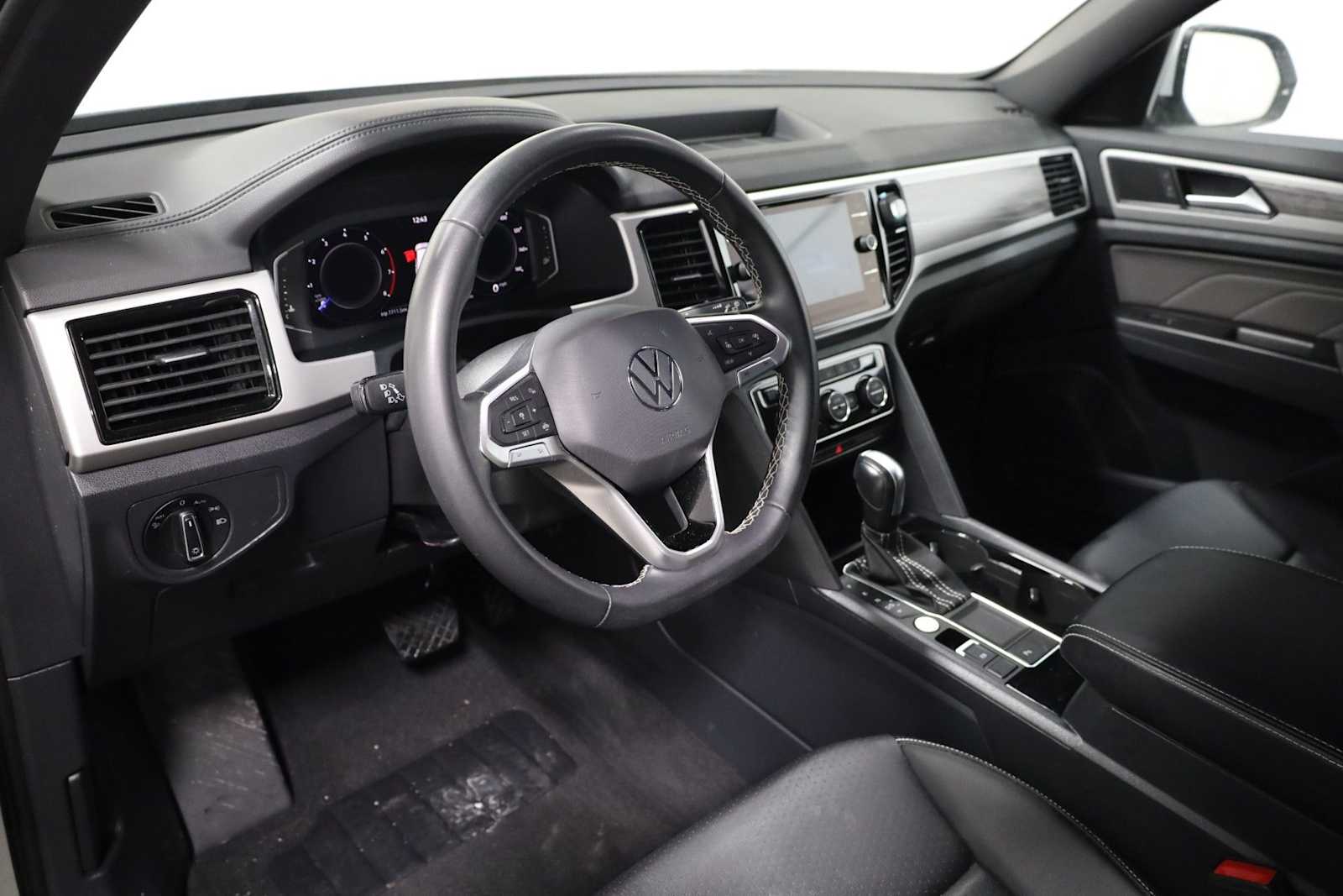 Thumbnail: 2023 Volkswagen Atlas - 4