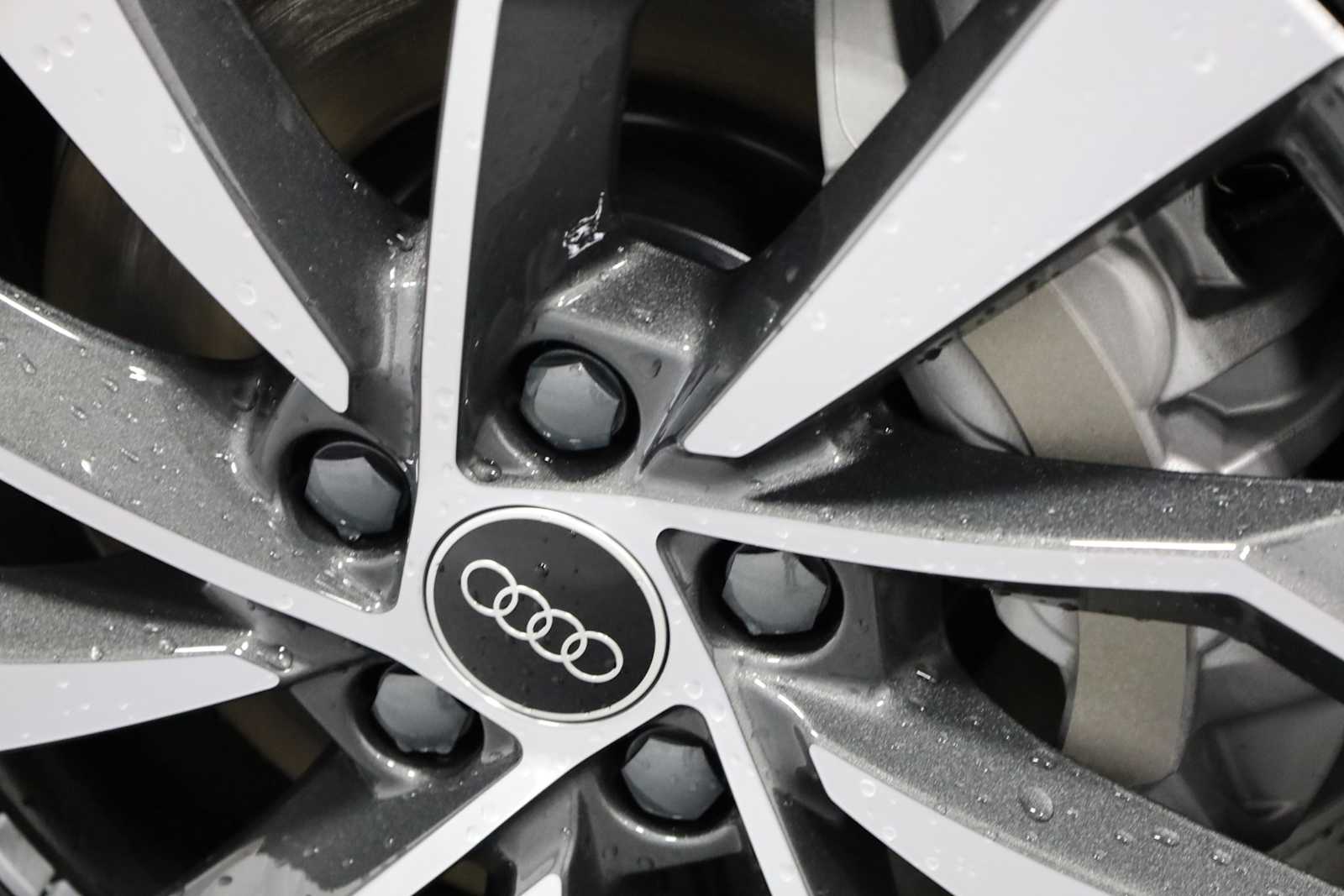 2024 Audi Q5 e Premium 12