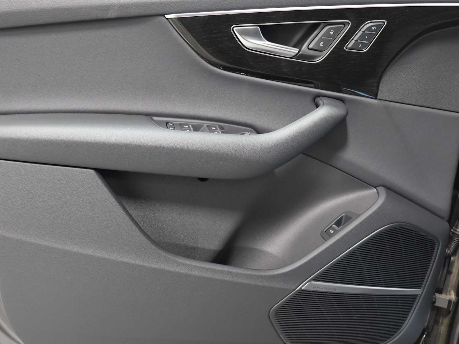 Thumbnail: 2026 Audi Q7 - 15