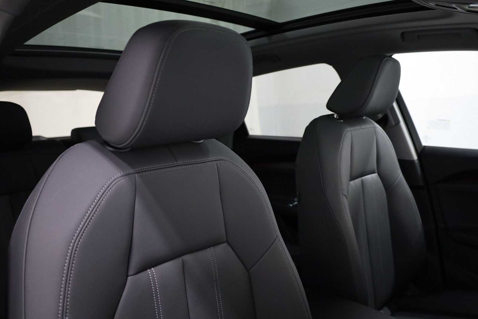 Thumbnail: 2025 Audi Q5 - 21