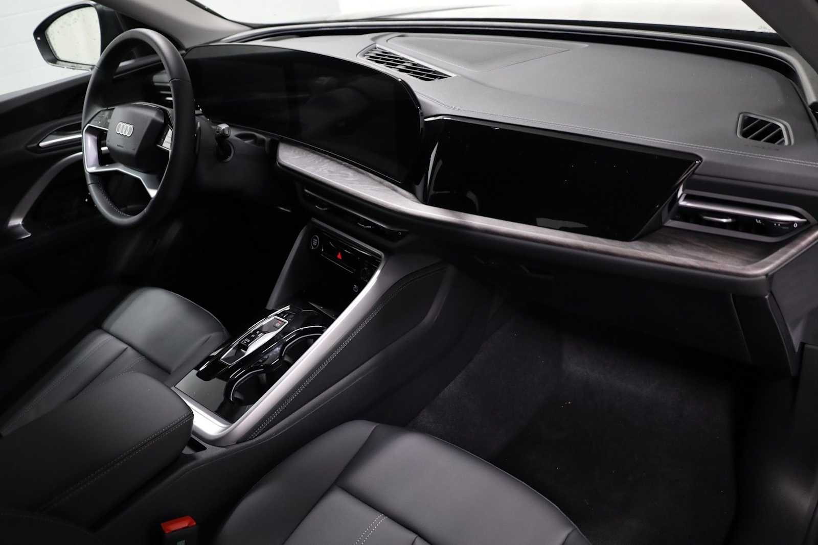 Thumbnail: 2025 Audi Q5 - 6