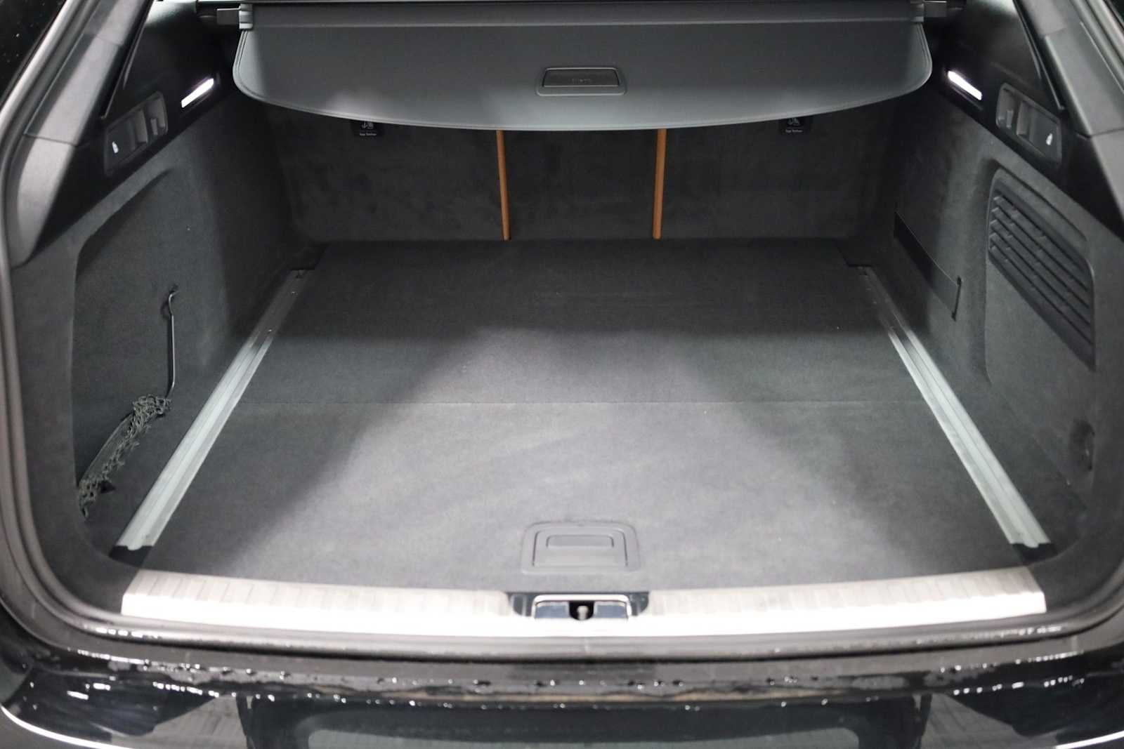 Thumbnail: 2026 Audi RS 6 - 39