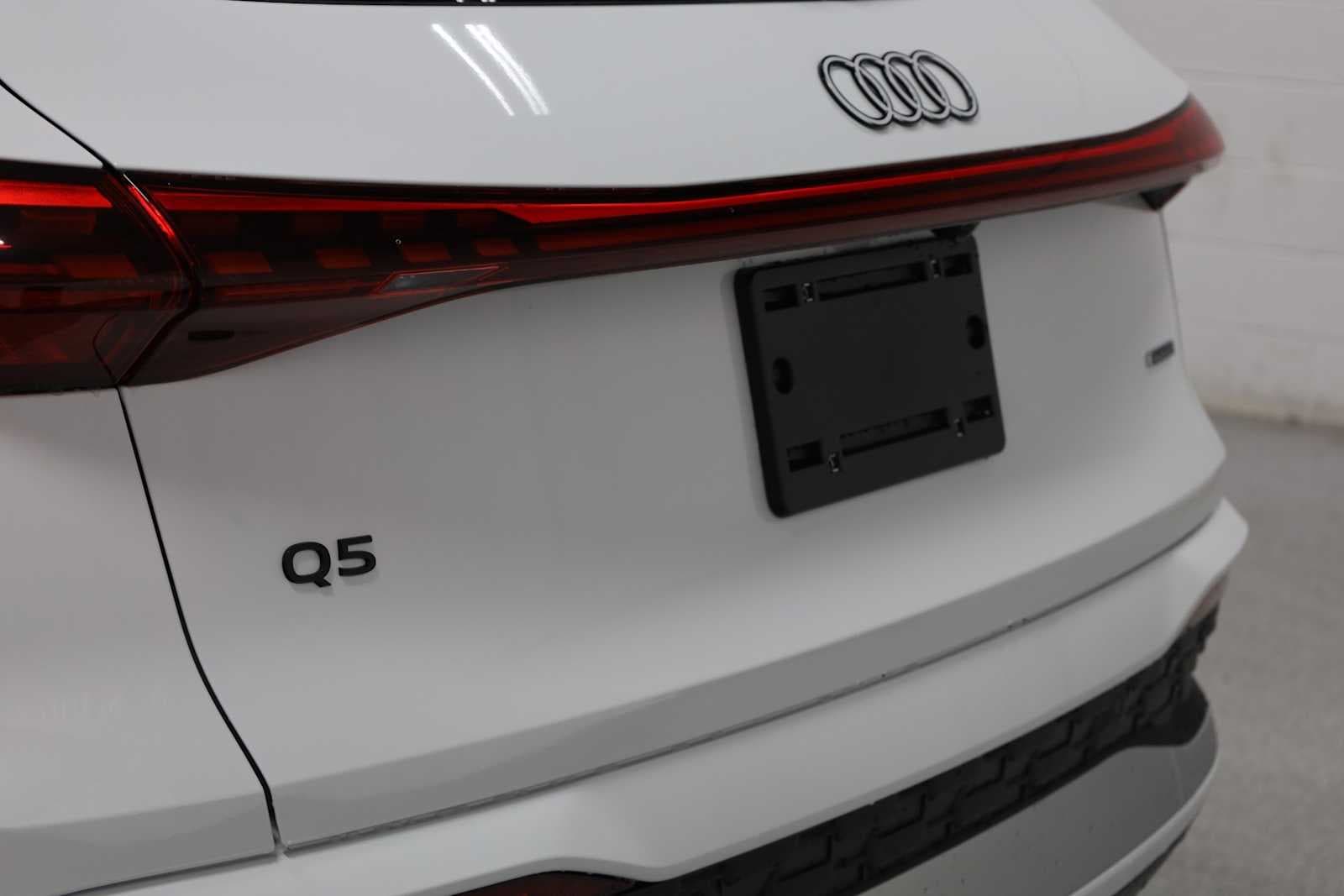 Thumbnail: 2025 Audi Q5 - 8