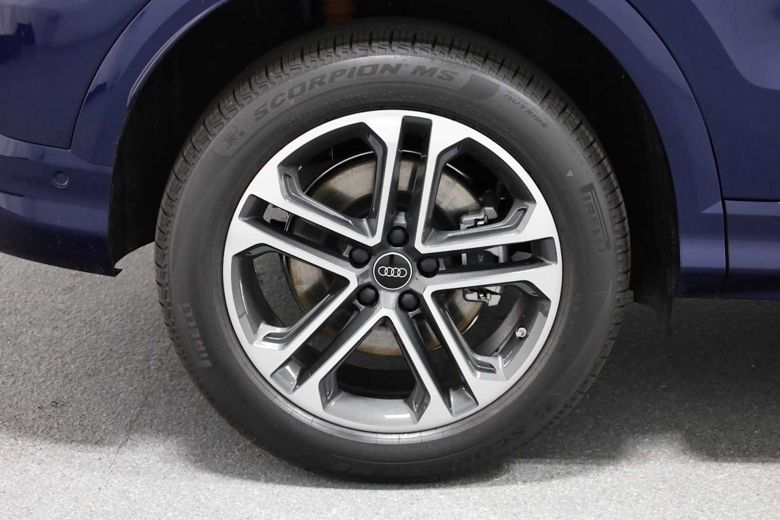 Thumbnail: 2025 Audi Q5 - 35