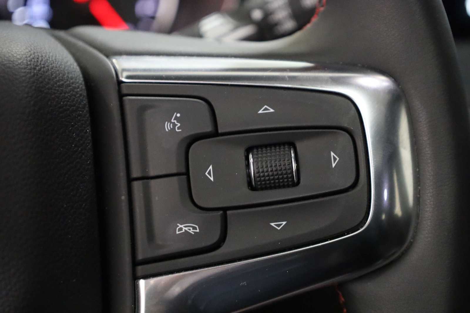 Thumbnail: 2023 Chevrolet Blazer - 25