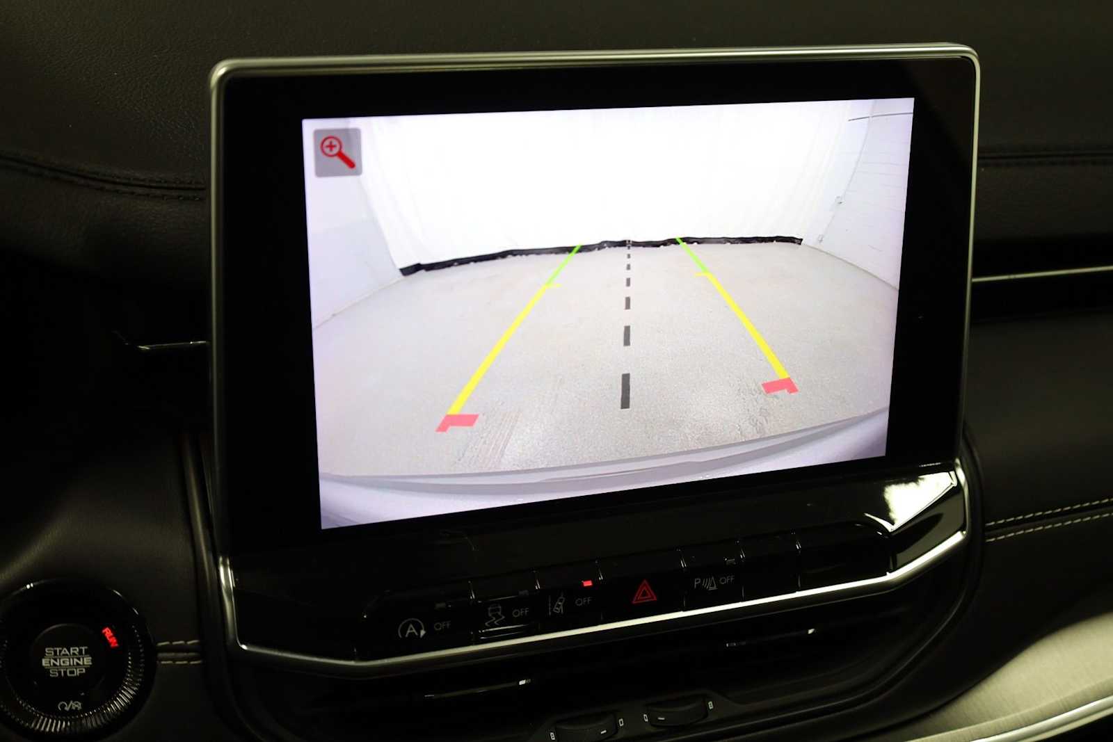 Thumbnail: 2023 Jeep Compass - 32