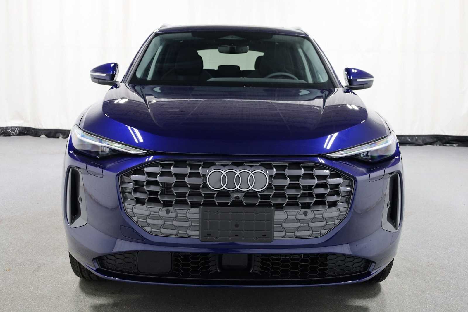 Thumbnail: 2025 Audi Q5 - 14