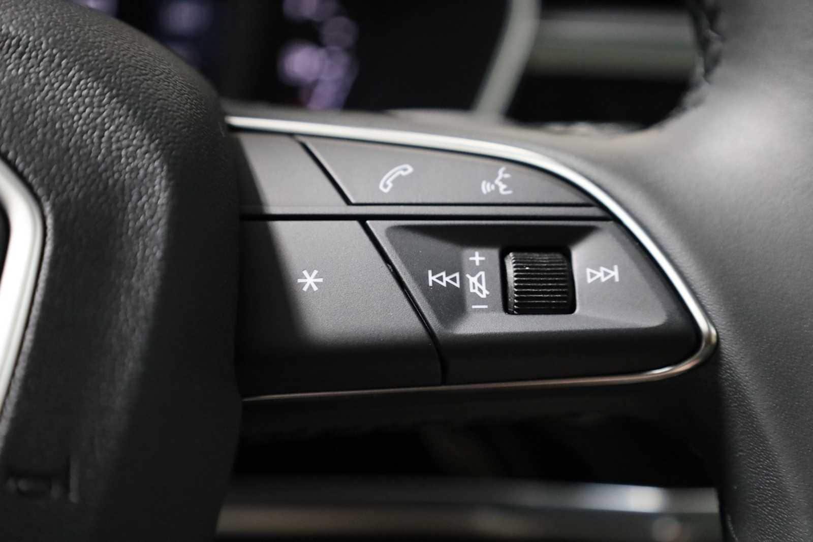 Thumbnail: 2025 Audi Q3 - 26