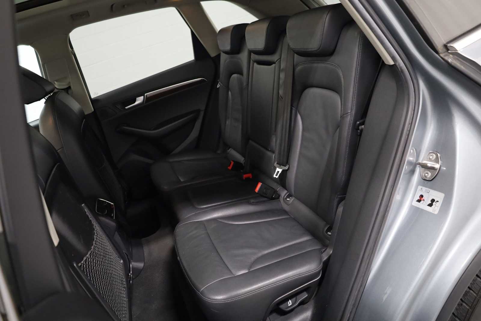 Thumbnail: 2010 Audi Q5 - 33