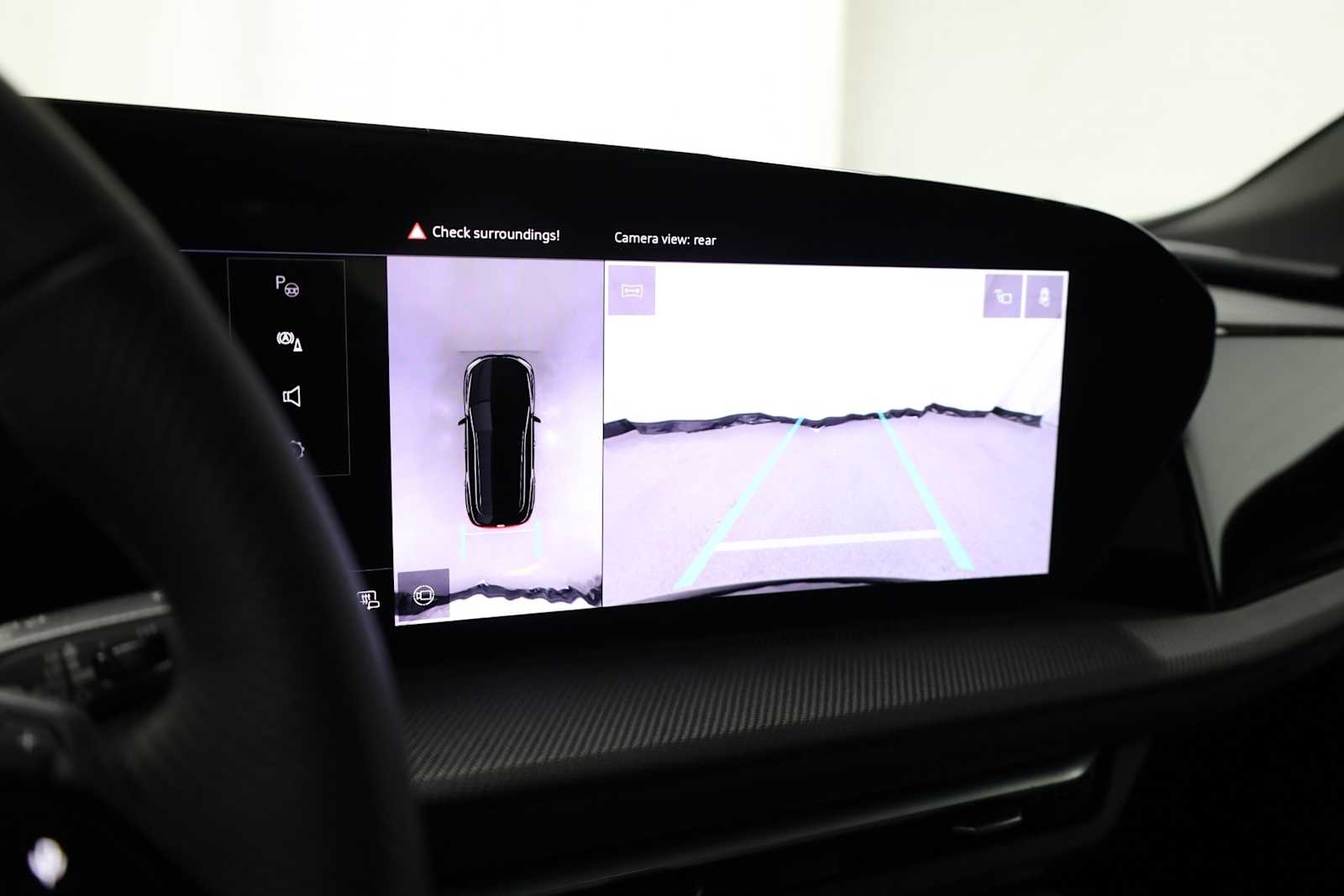 Thumbnail: 2025 Audi SQ5 - 32