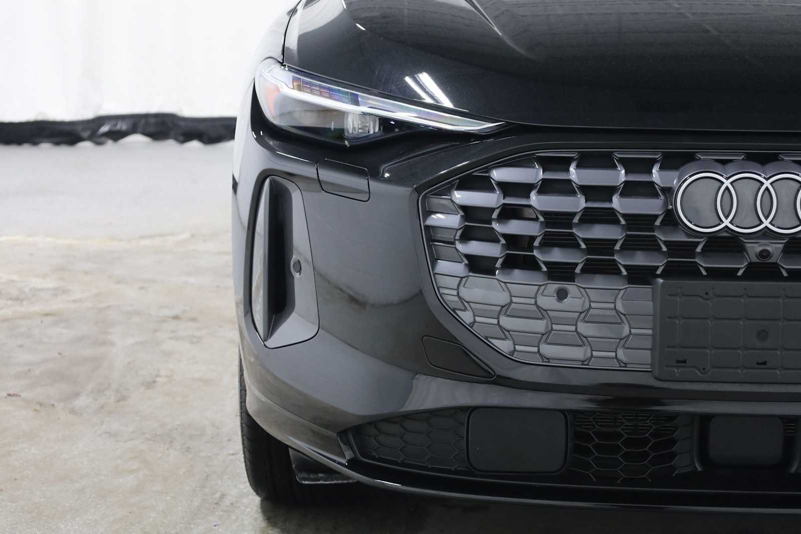 Thumbnail: 2025 Audi Q5 - 15