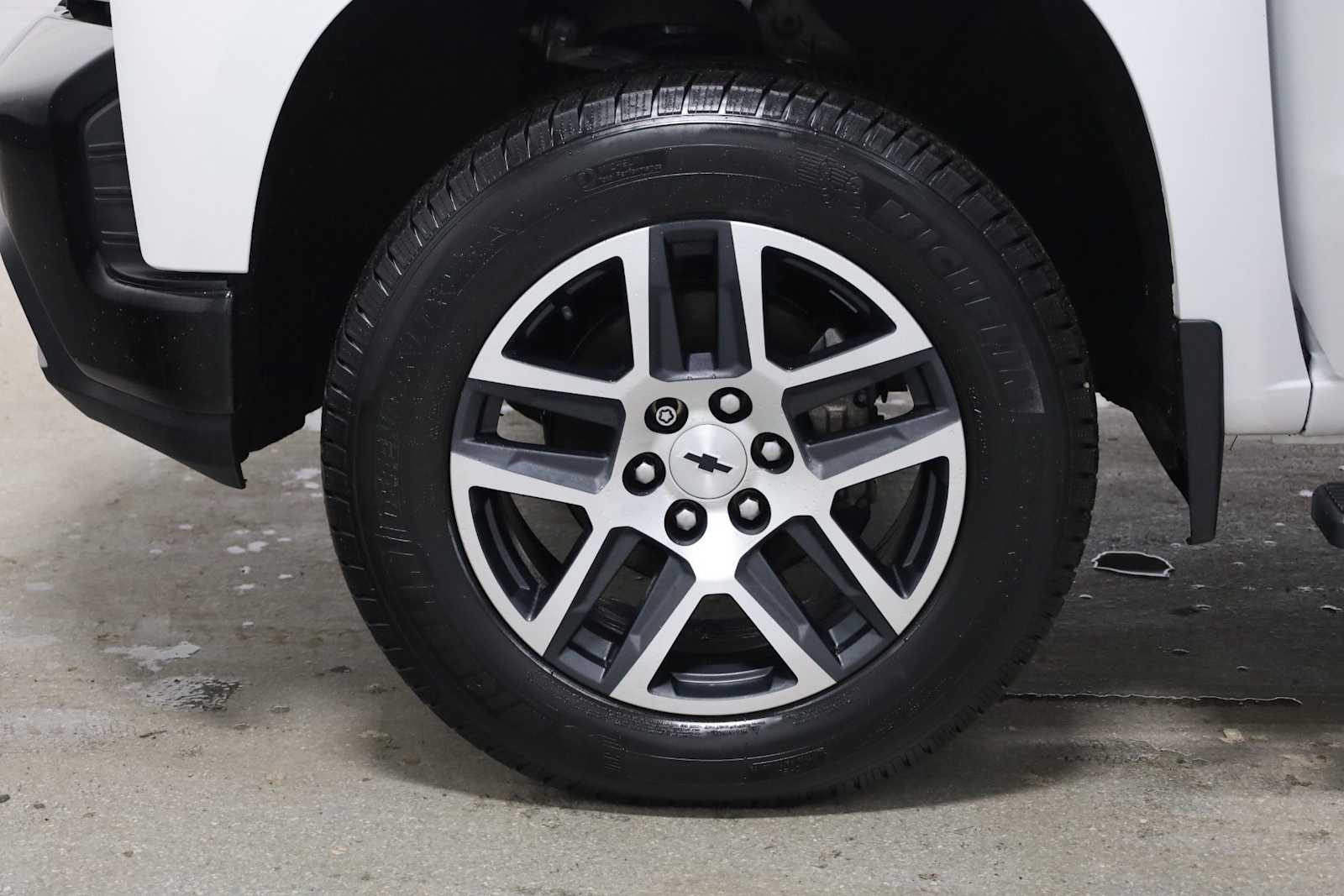 Thumbnail: 2019 Chevrolet Silverado 1500 - 36