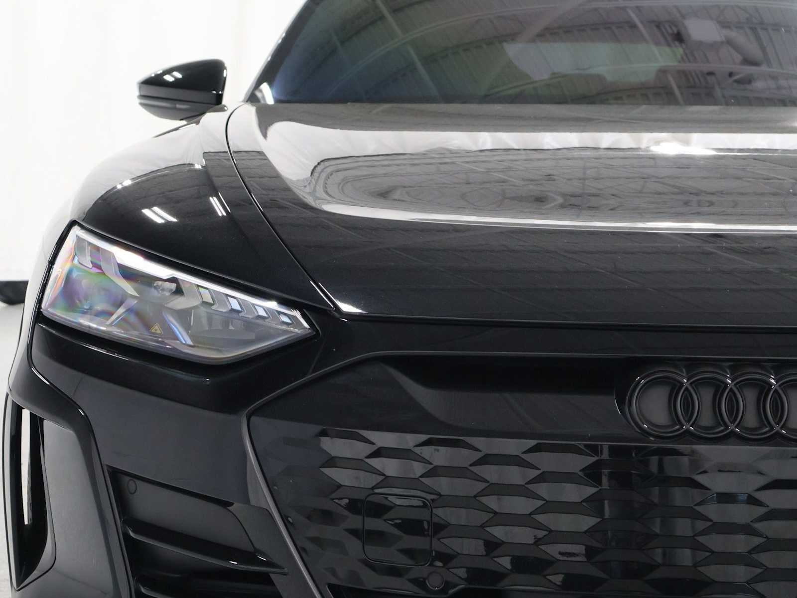 Thumbnail: 2023 Audi e-tron GT - 15