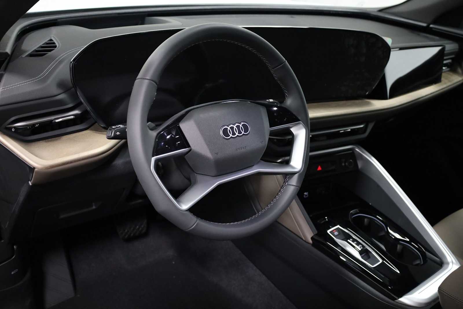 Thumbnail: 2025 Audi Q5 - 4