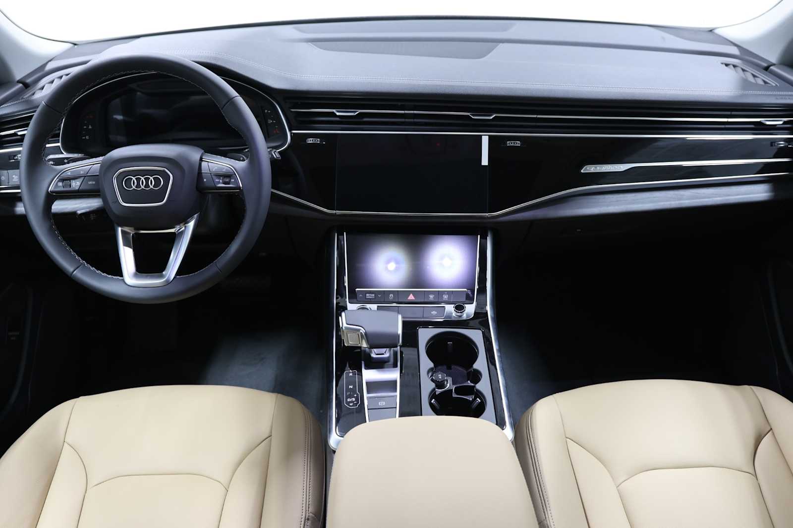 Thumbnail: 2025 Audi Q8 - 24