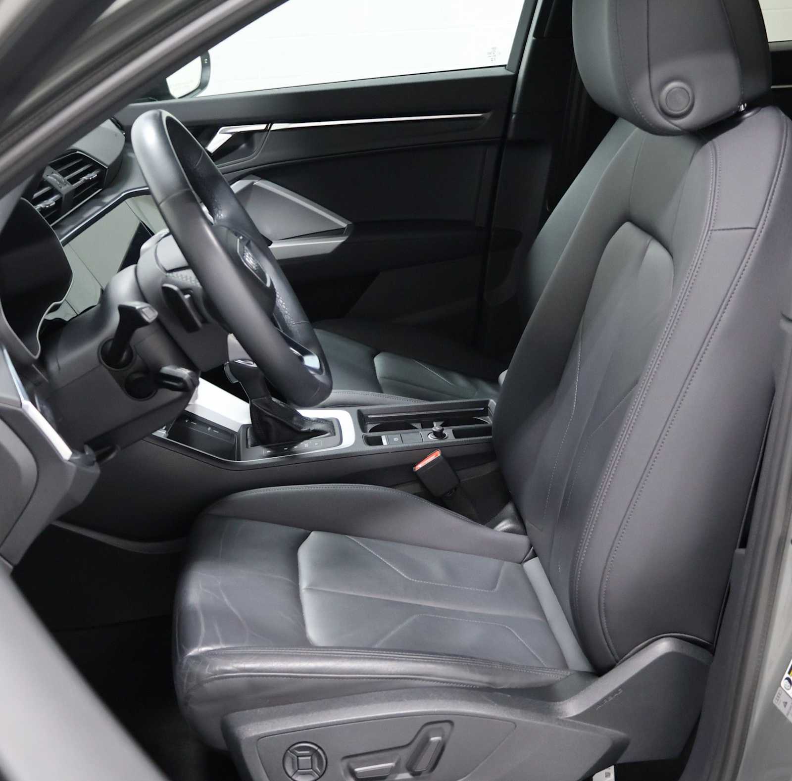 Thumbnail: 2023 Audi Q3 - 5