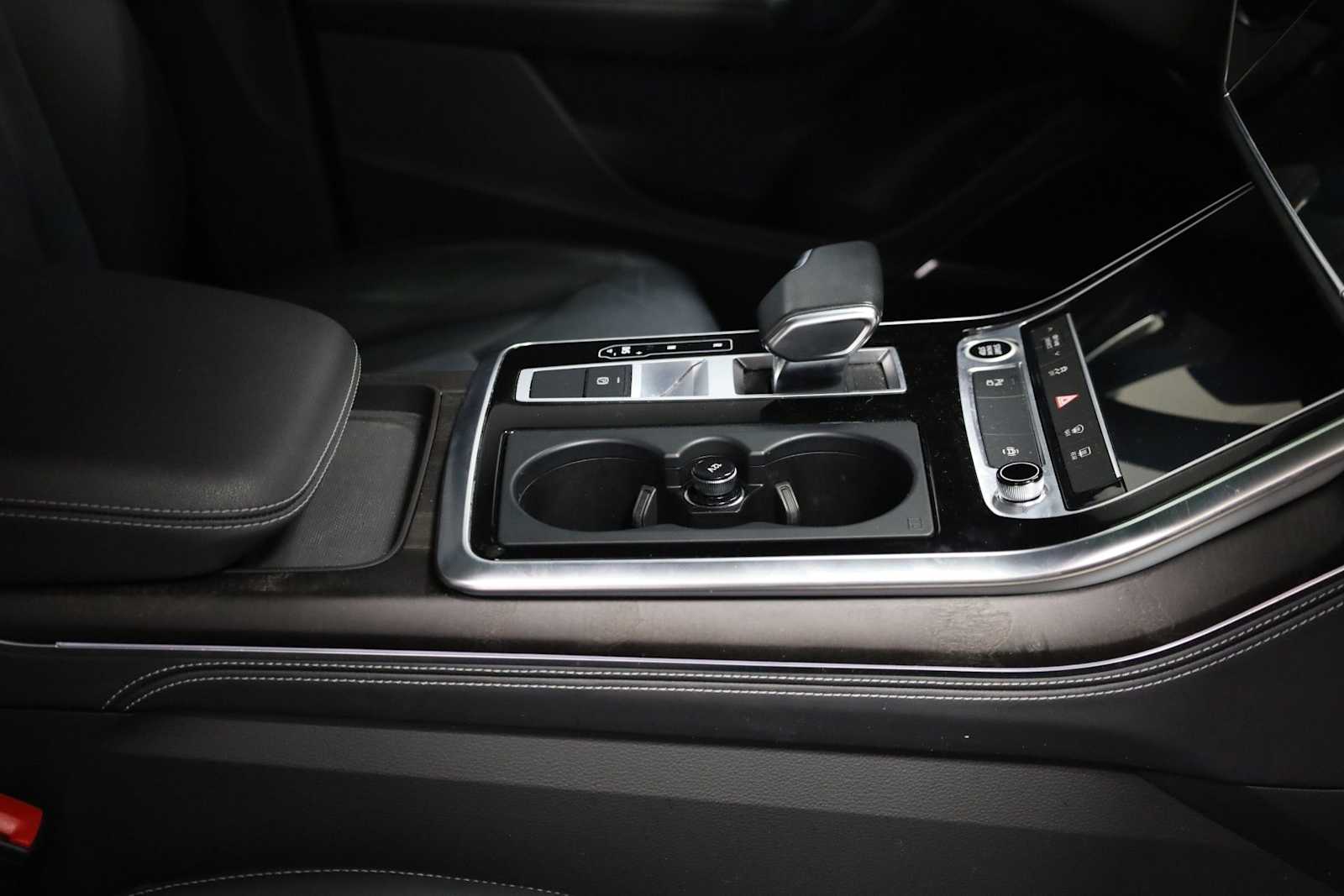 Thumbnail: 2023 Audi Q8 - 20