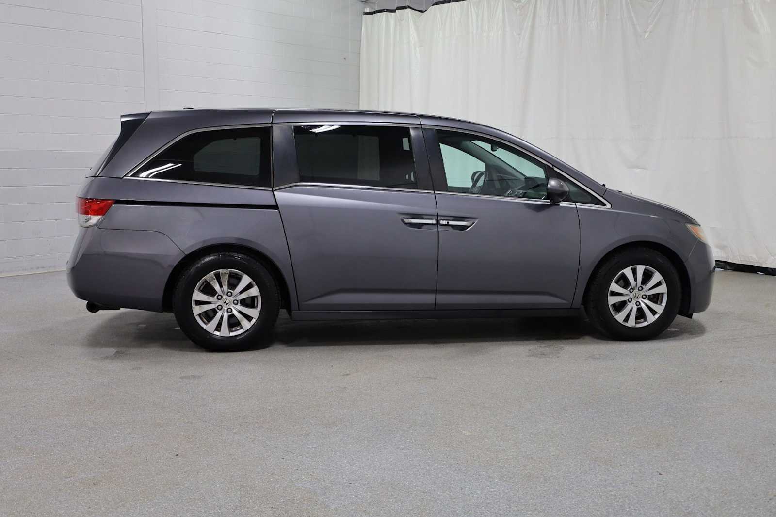 Thumbnail: 2015 Honda Odyssey - 10