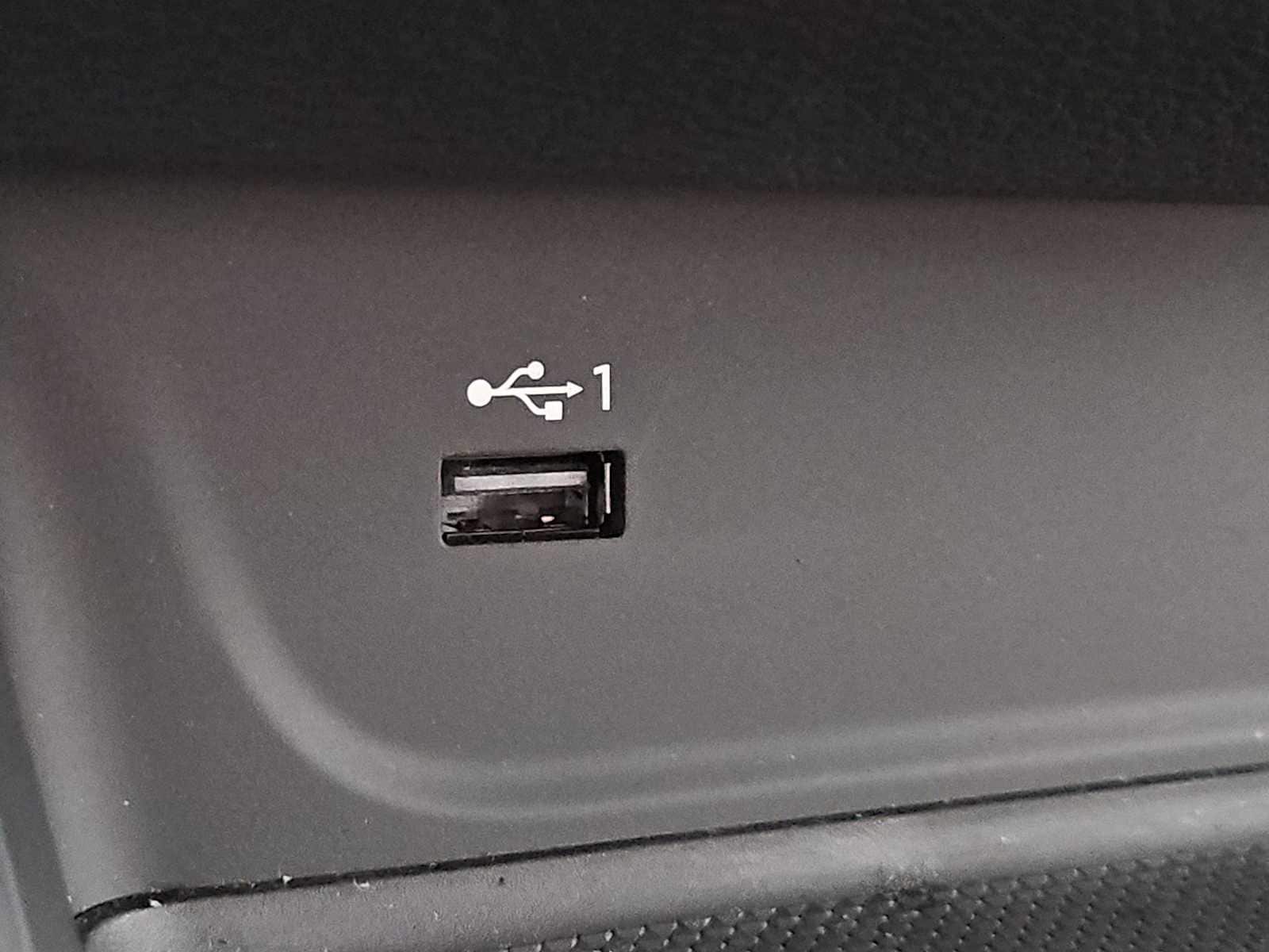 Thumbnail: 2023 Audi A4 - 32