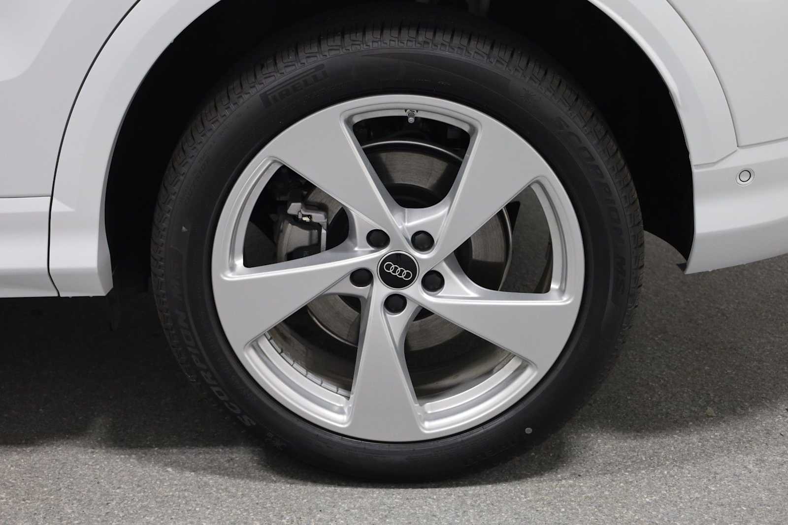 Thumbnail: 2025 Audi Q5 - 37