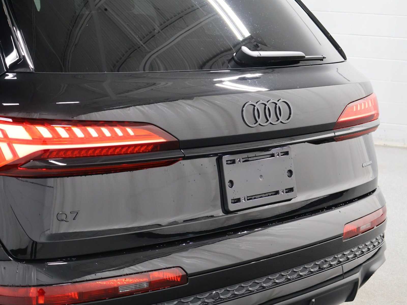 Thumbnail: 2026 Audi Q7 - 7