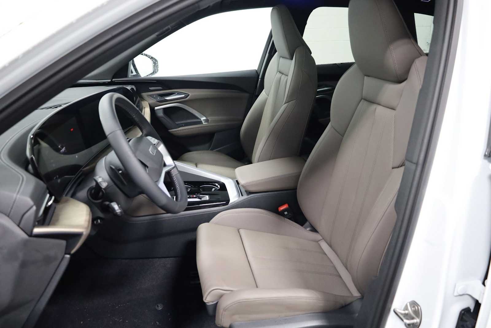 Thumbnail: 2025 Audi Q5 - 5