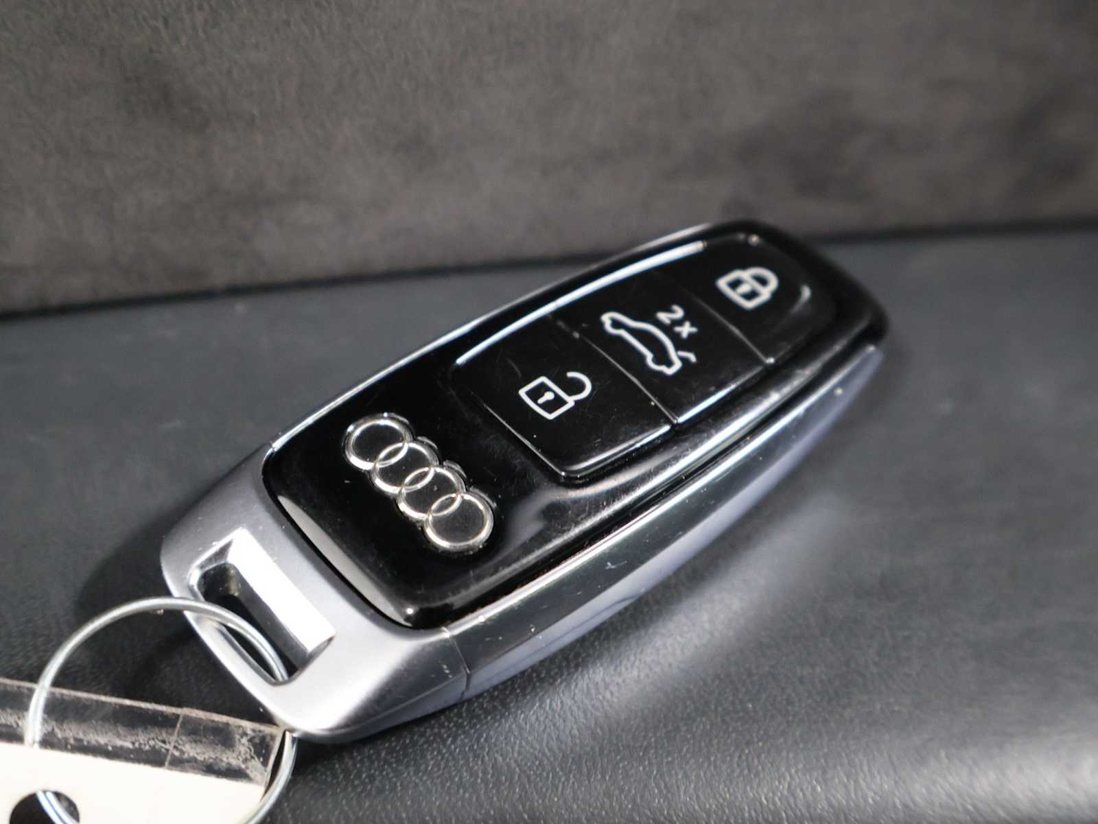 Thumbnail: 2019 Audi e-tron - 39