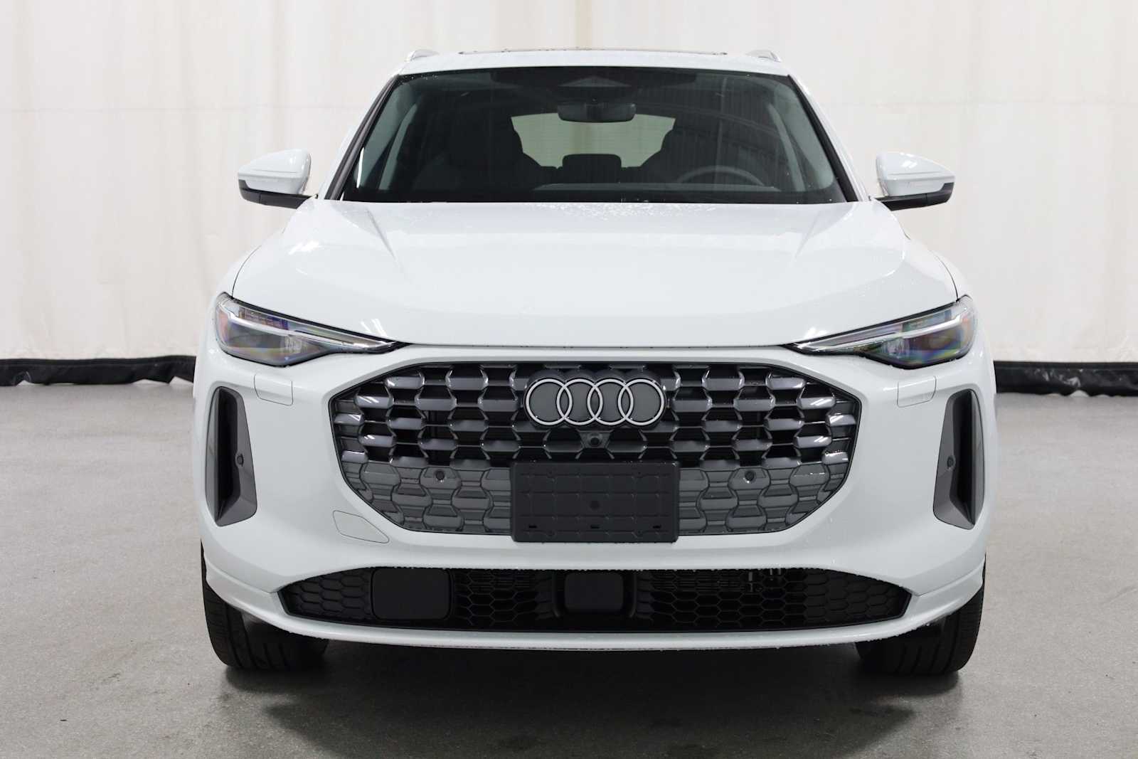 Thumbnail: 2025 Audi Q5 - 14