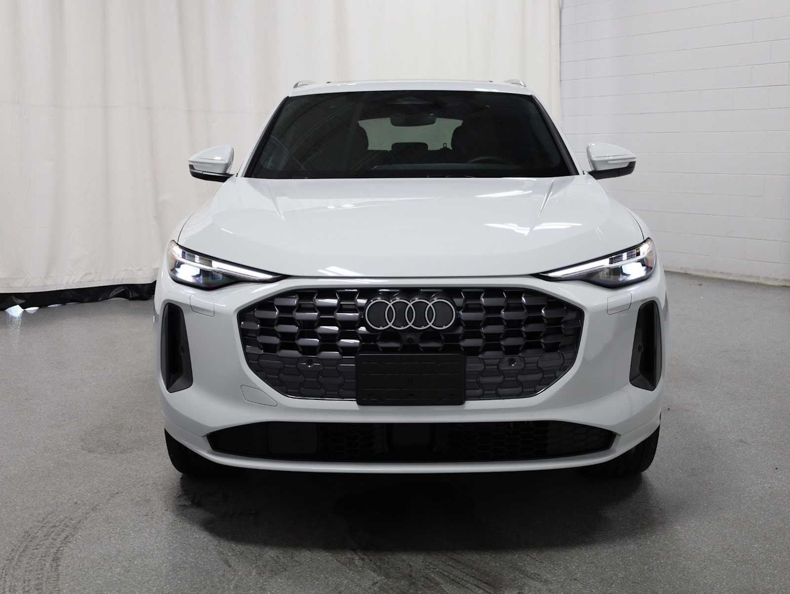 Thumbnail: 2025 Audi Q5 - 14