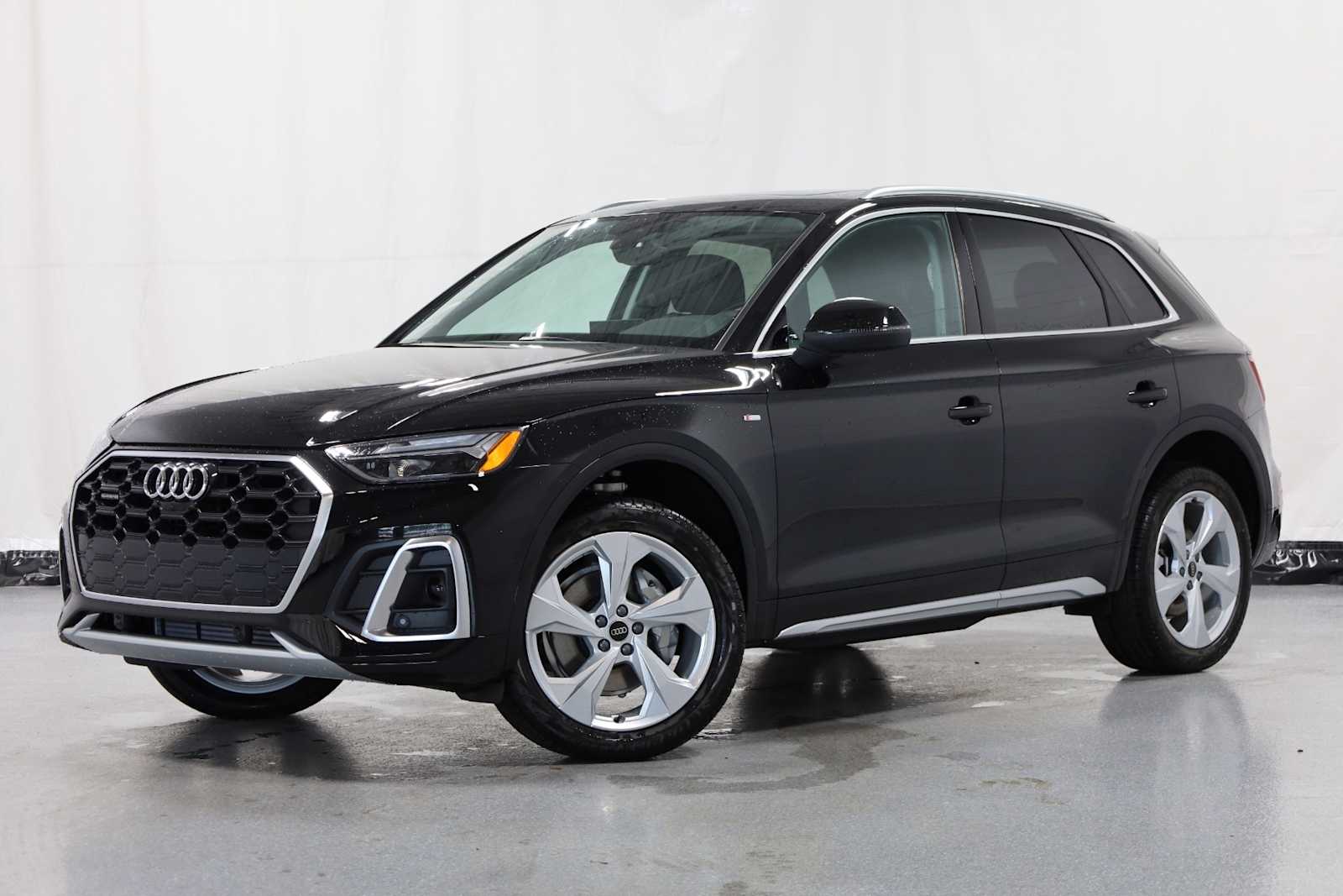 2024 Audi Q5 e Premium Plus -
                Farmington Hills, MI