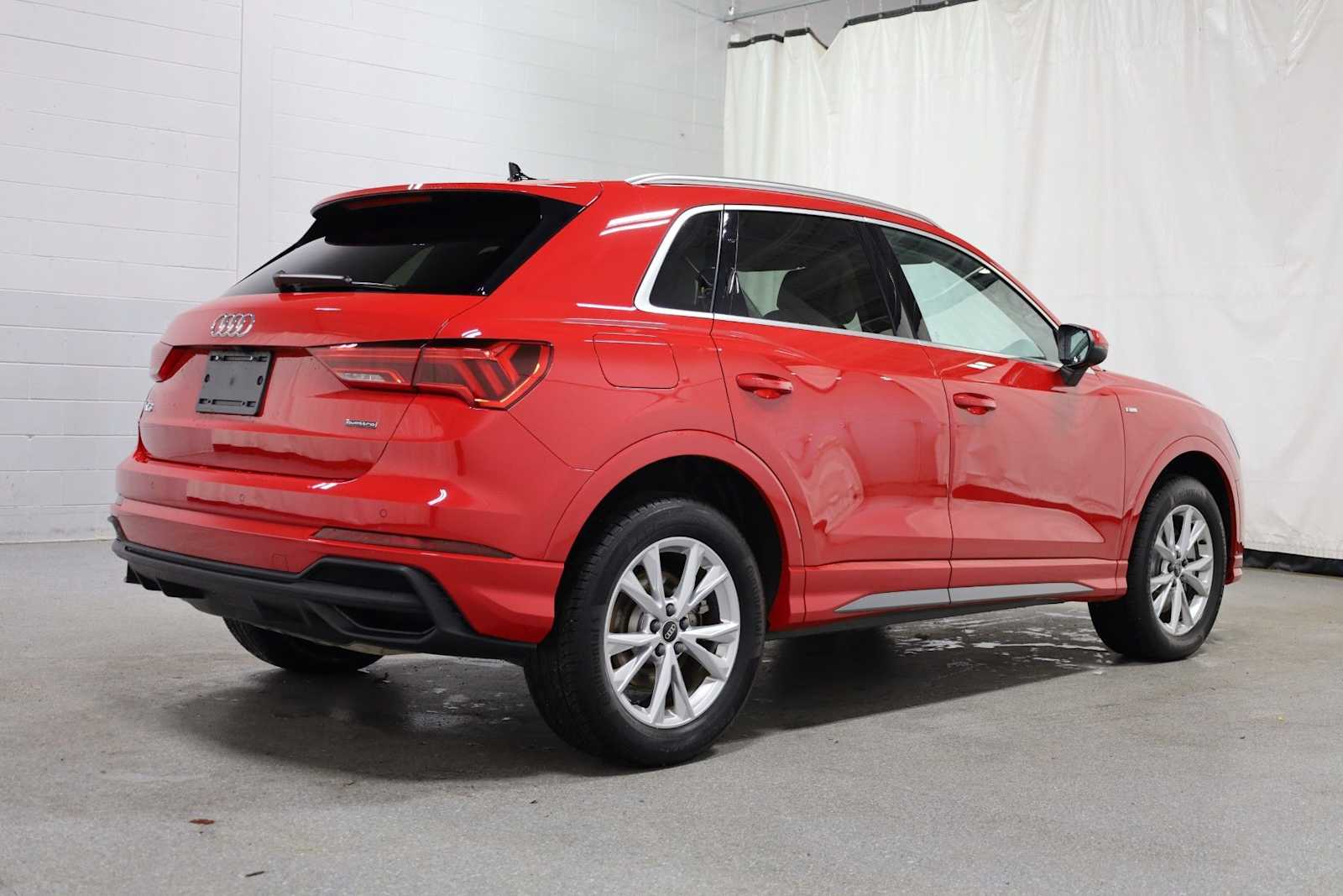 Thumbnail: 2025 Audi Q3 - 9