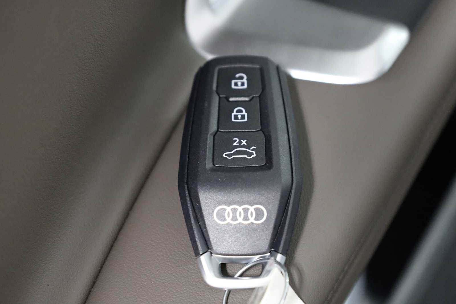 Thumbnail: 2025 Audi Q5 - 39