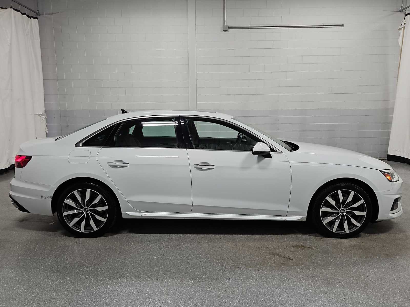 Thumbnail: 2023 Audi A4 - 10