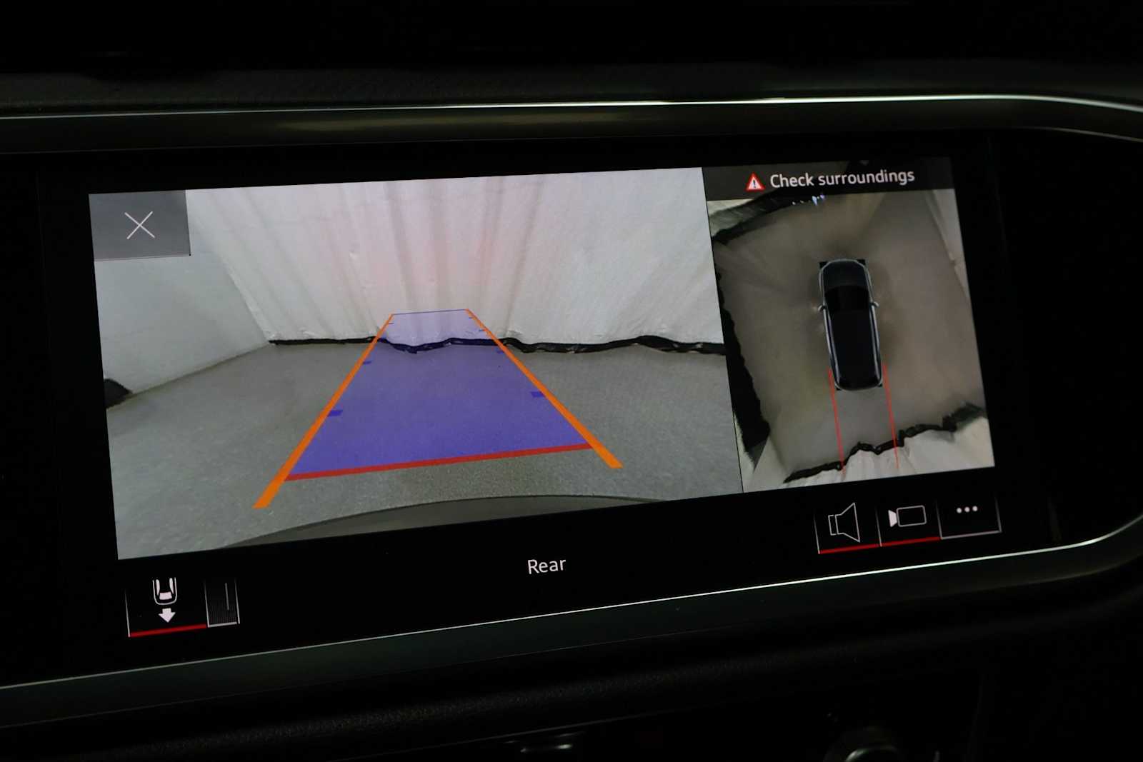 Thumbnail: 2023 Audi Q3 - 30