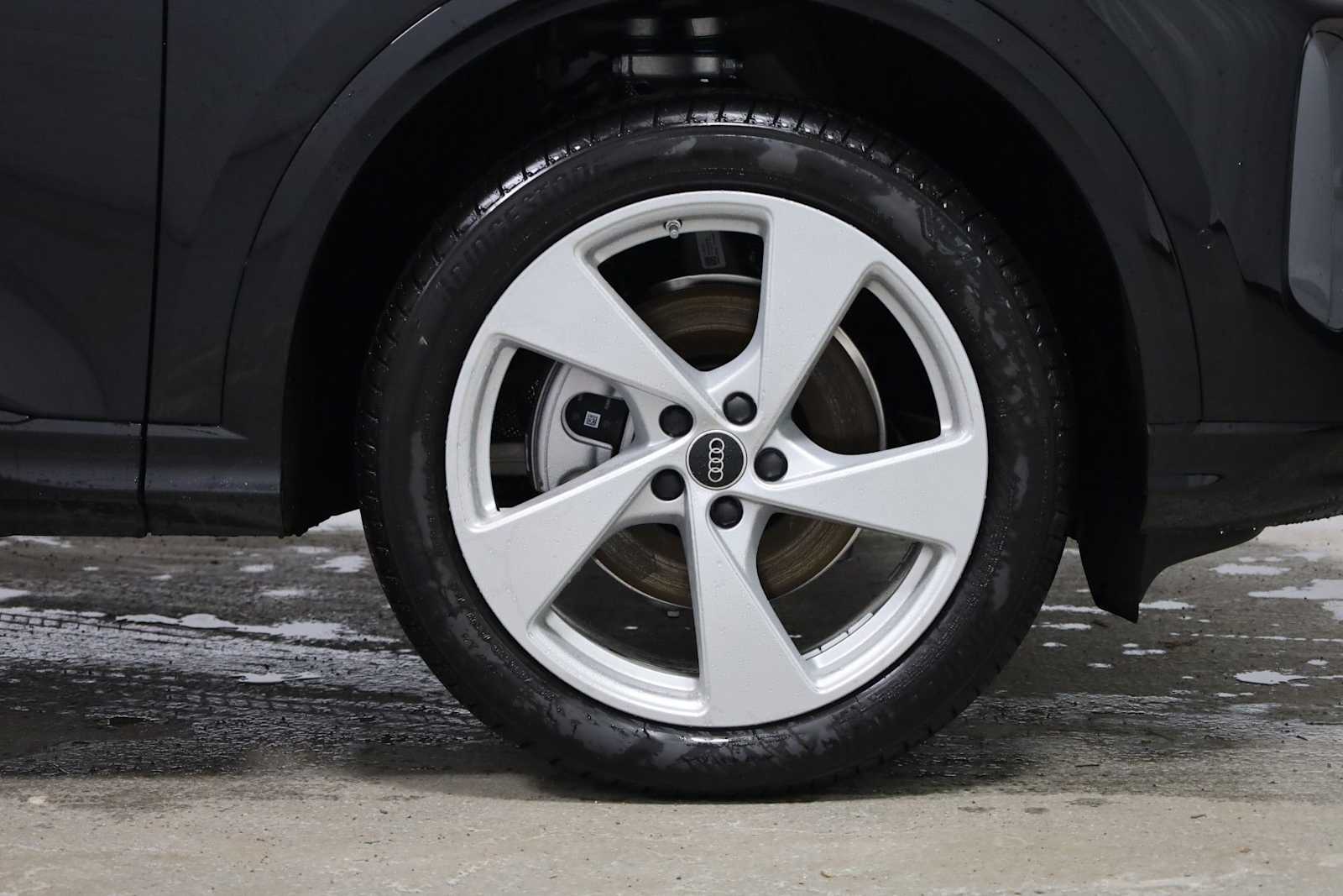 Thumbnail: 2025 Audi Q5 - 12